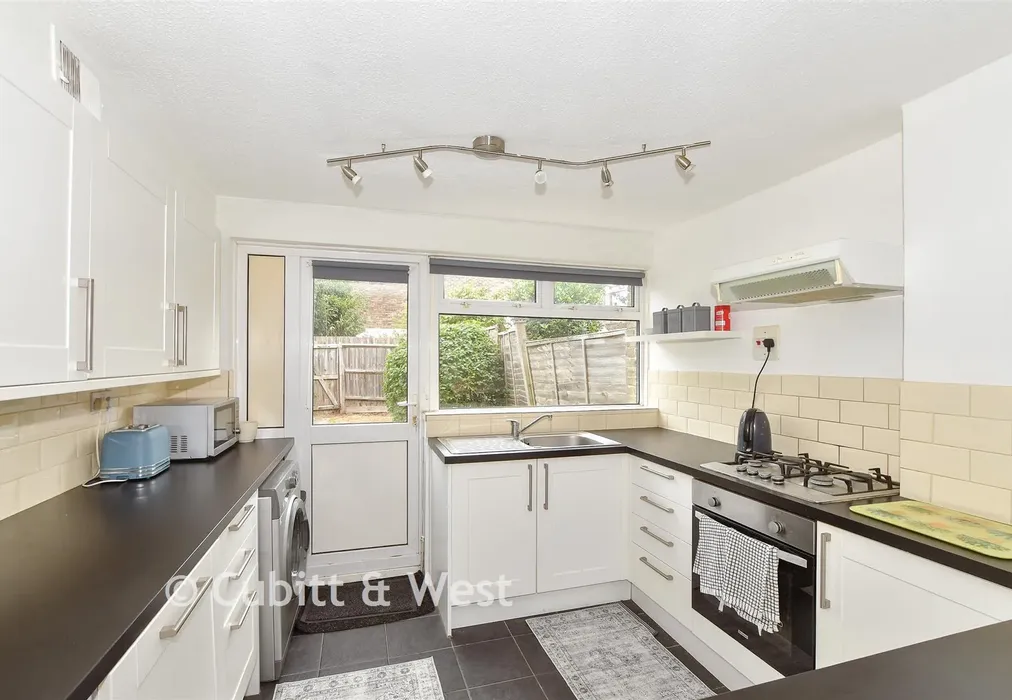 Kitchen - Forestfield, Crawley, West Sussex - Wards of Kent