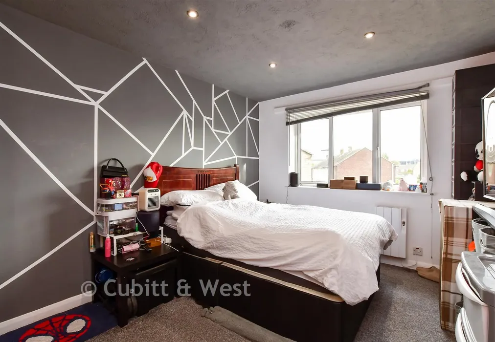 Bedroom 1 - Dominion Road, Worthing, West Sussex - Wards of Kent