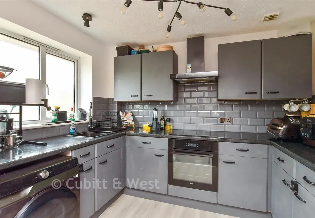 Kitchen - Dominion Road, Worthing, West Sussex - Wards of Kent