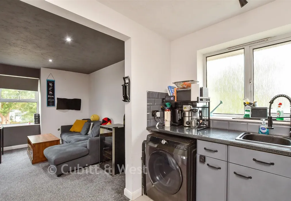 Kitchen - Dominion Road, Worthing, West Sussex - Wards of Kent