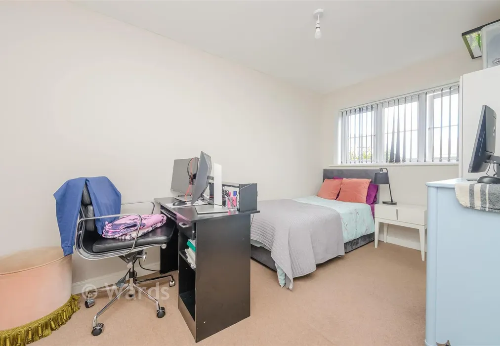 Bedroom 1 - Clayhill Gardens, Hoo, Kent - Wards of Kent