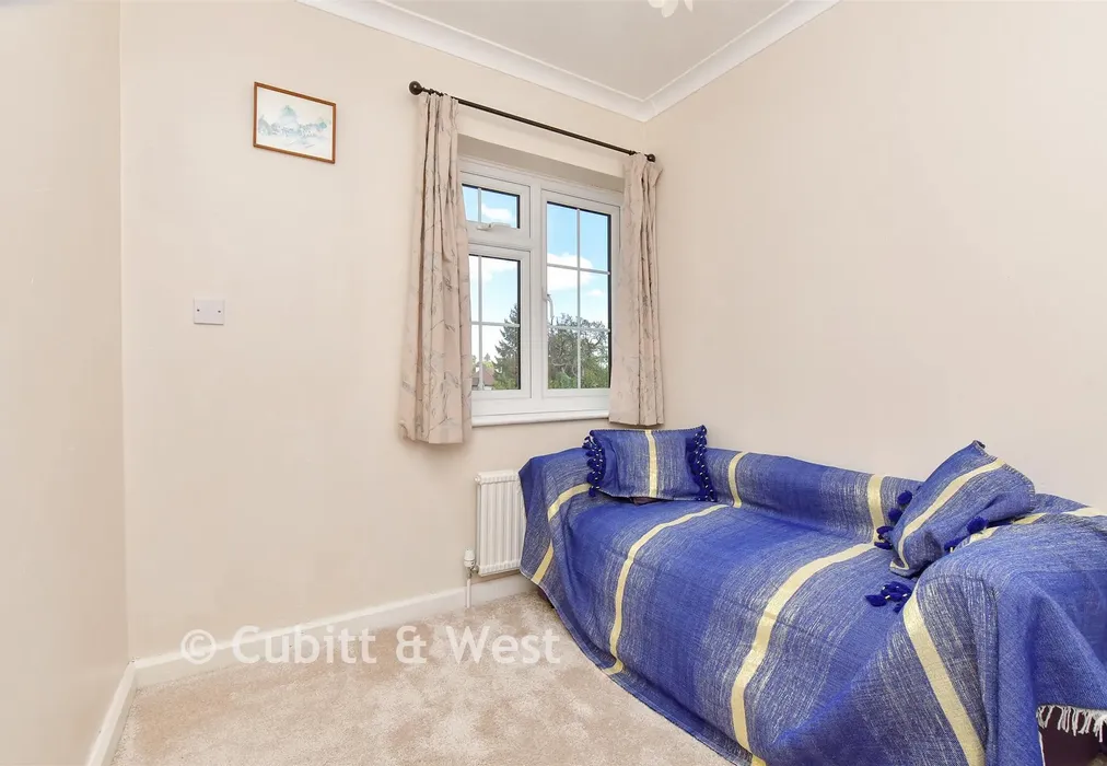Bedroom 3 - The Hoppety, Tadworth, Surrey - Wards of Kent