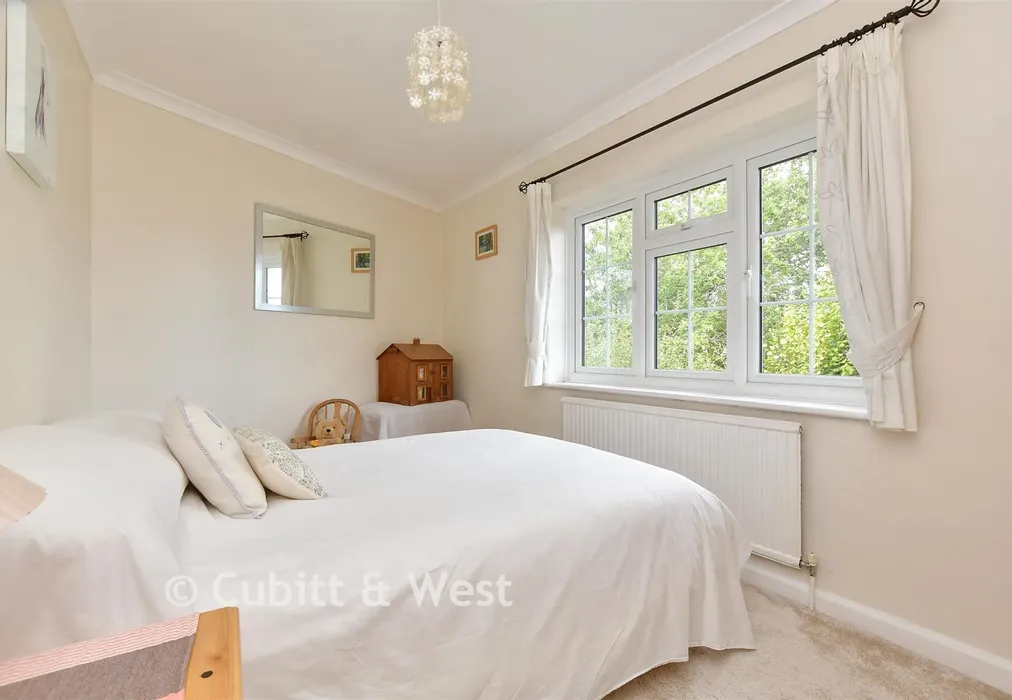Bedroom 2 - The Hoppety, Tadworth, Surrey - Wards of Kent