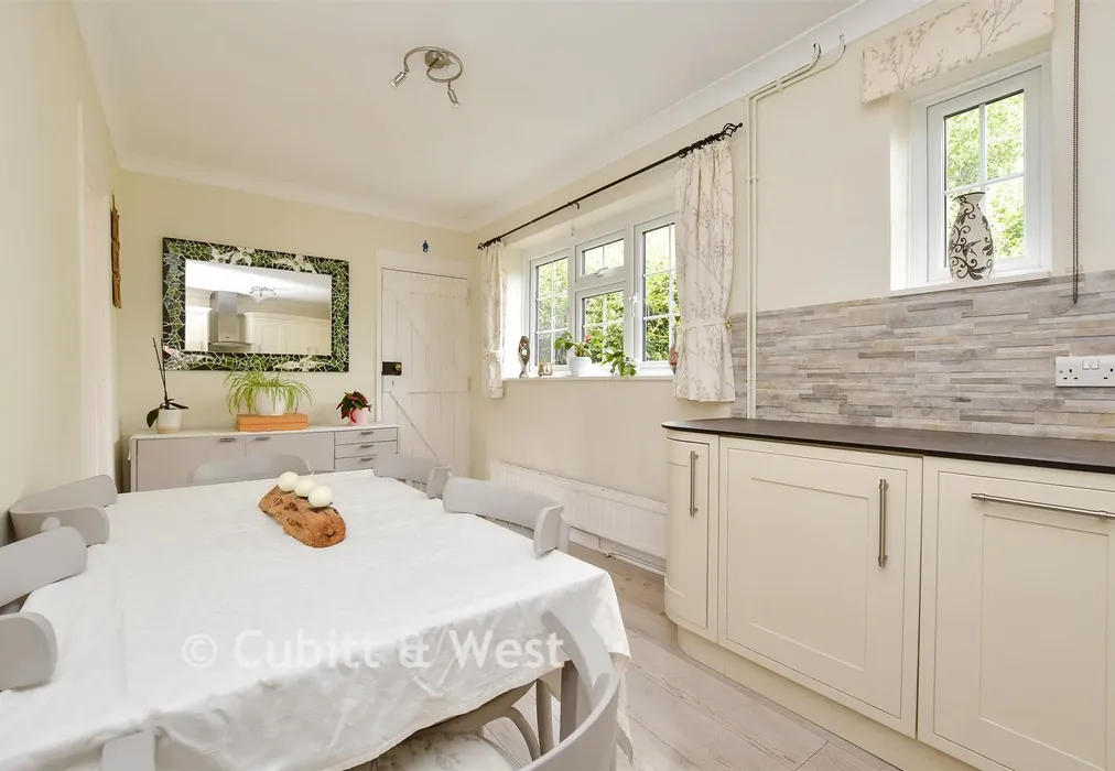 Kitchen/Diner - The Hoppety, Tadworth, Surrey - Wards of Kent