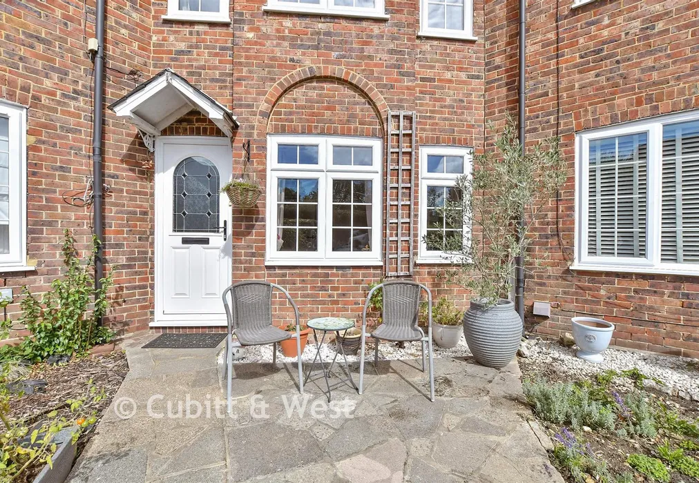 External Lifestyle Photograph - The Hoppety, Tadworth, Surrey - Wards of Kent