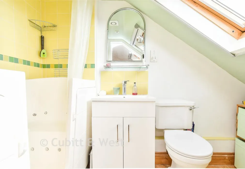 En-Suite Shower Room - Bates Road, Brighton, East Sussex - Wards of Kent