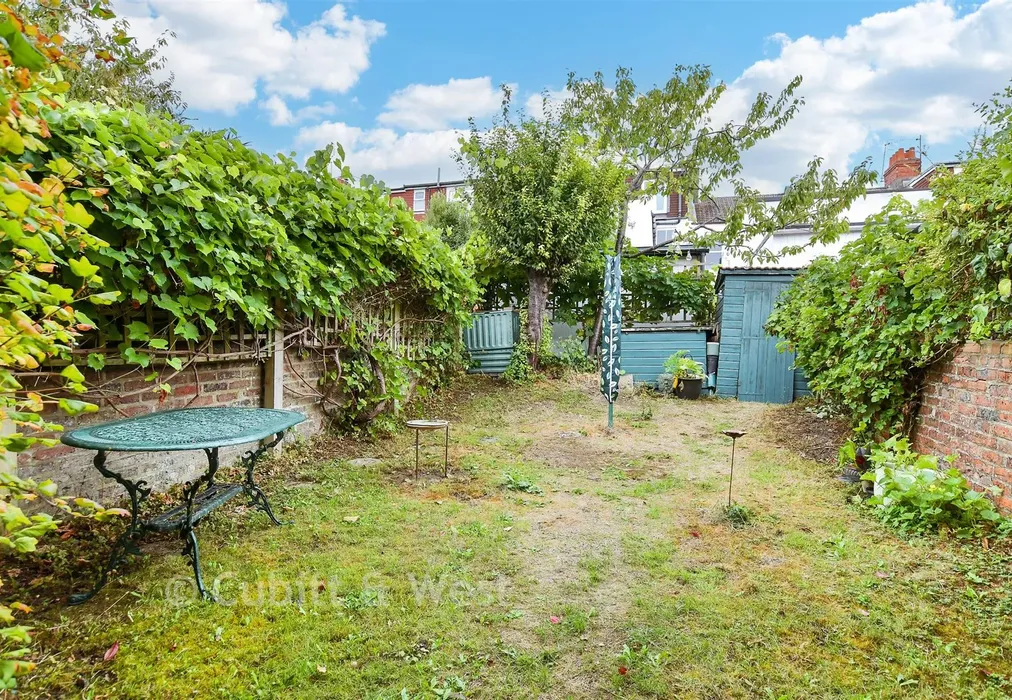 Rear Garden - Bates Road, Brighton, East Sussex - Wards of Kent
