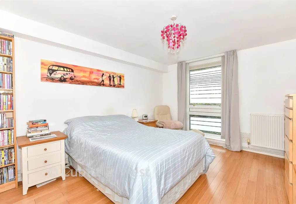 Bedroom 1 - Outram Road, Southsea, Hampshire - Wards of Kent