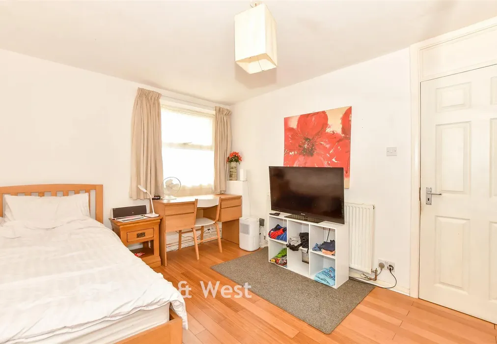 Bedroom 2 - Outram Road, Southsea, Hampshire - Wards of Kent