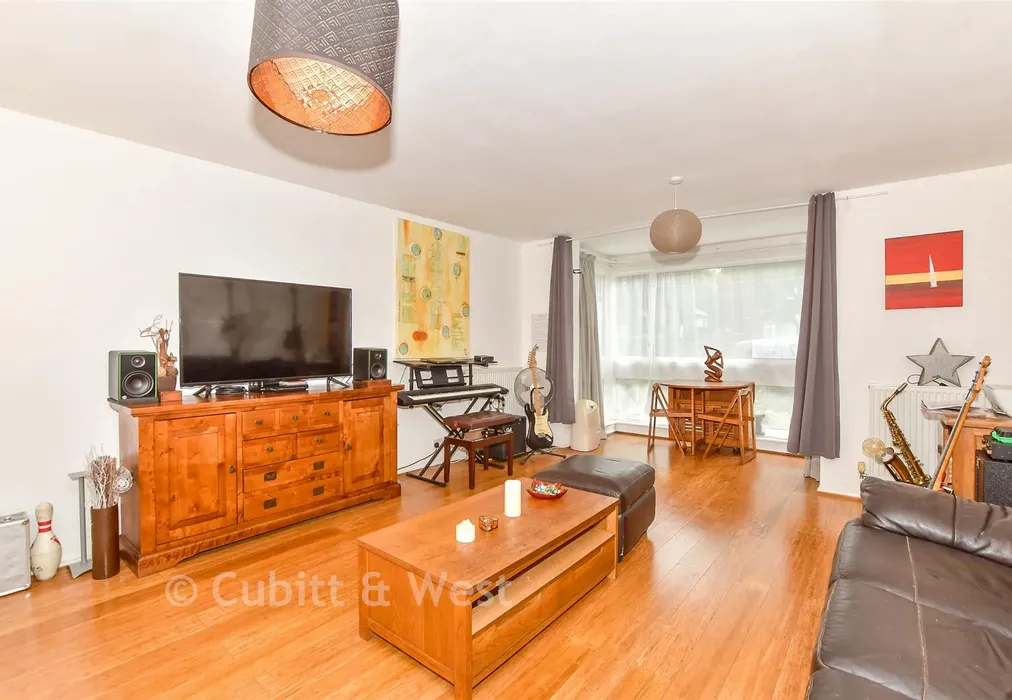 Lounge - Outram Road, Southsea, Hampshire - Wards of Kent
