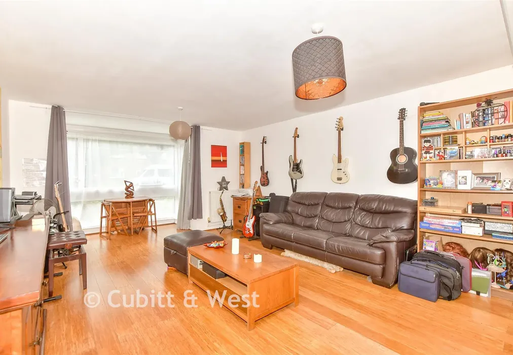 Lounge - Outram Road, Southsea, Hampshire - Wards of Kent