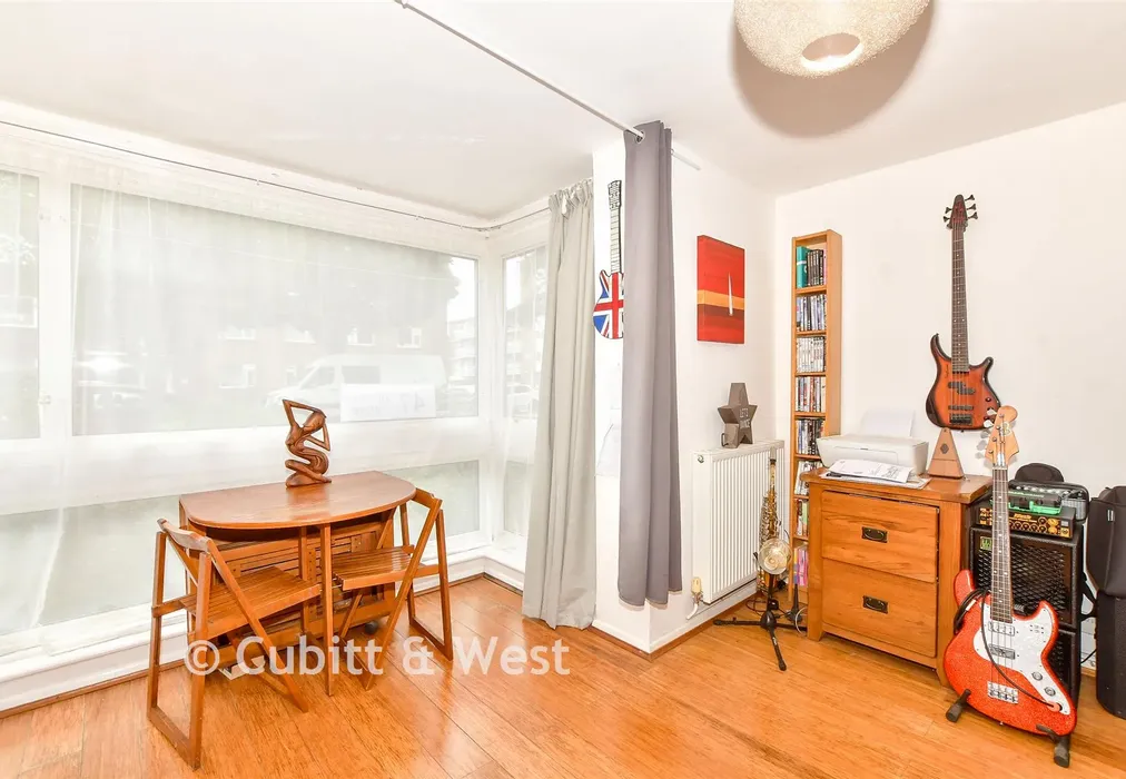 Internal Lifestyle Photograph - Outram Road, Southsea, Hampshire - Wards of Kent