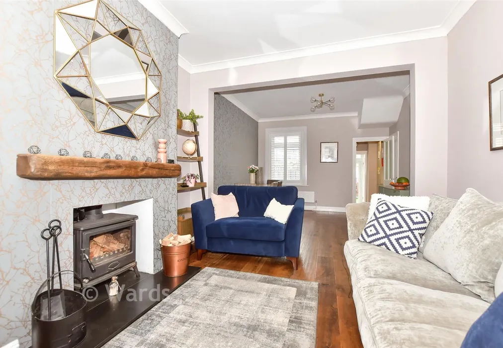 Lounge - Astley Avenue, Dover, Kent - Wards of Kent