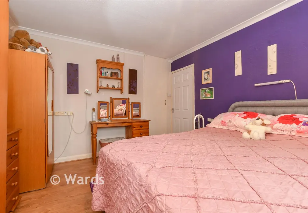 Bedroom 1 - Osborne Road, Willesborough, Ashford, Kent - Wards of Kent