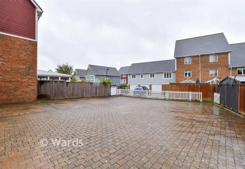 Driveway/Parking - Alisander Close, Snodland, Kent - Wards of Kent