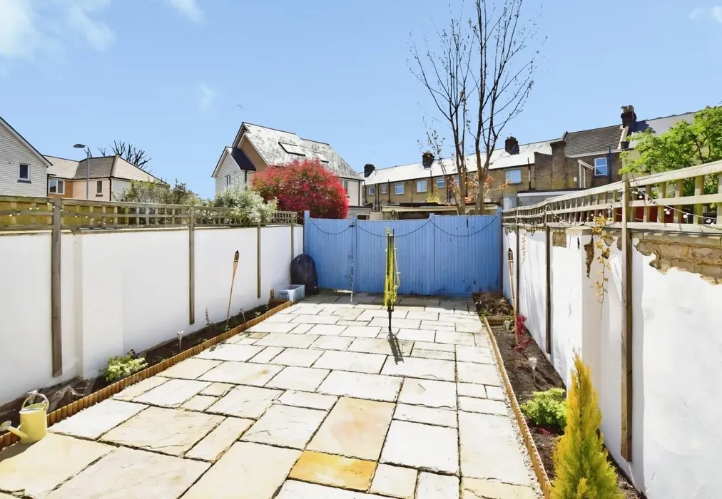 29f45ff7-Garden - Alexandra Road Margate CT9 - Wards of Kent