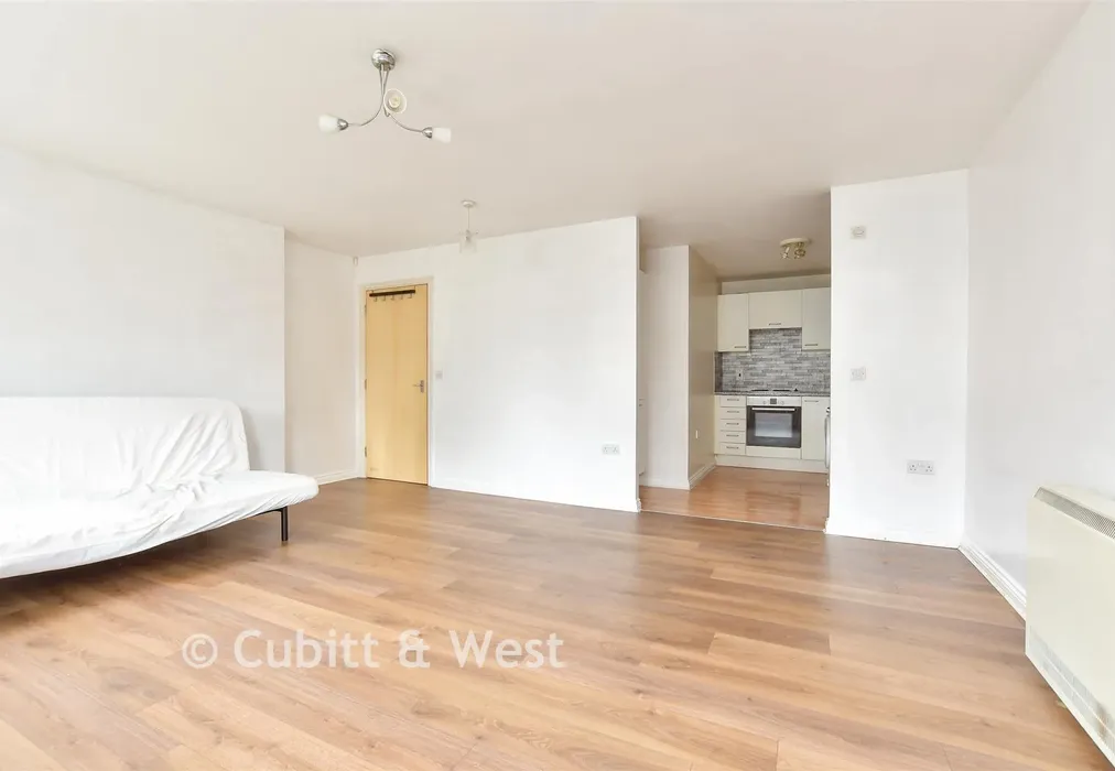 Lounge - Cleeve Way, Sutton, Surrey - Wards of Kent