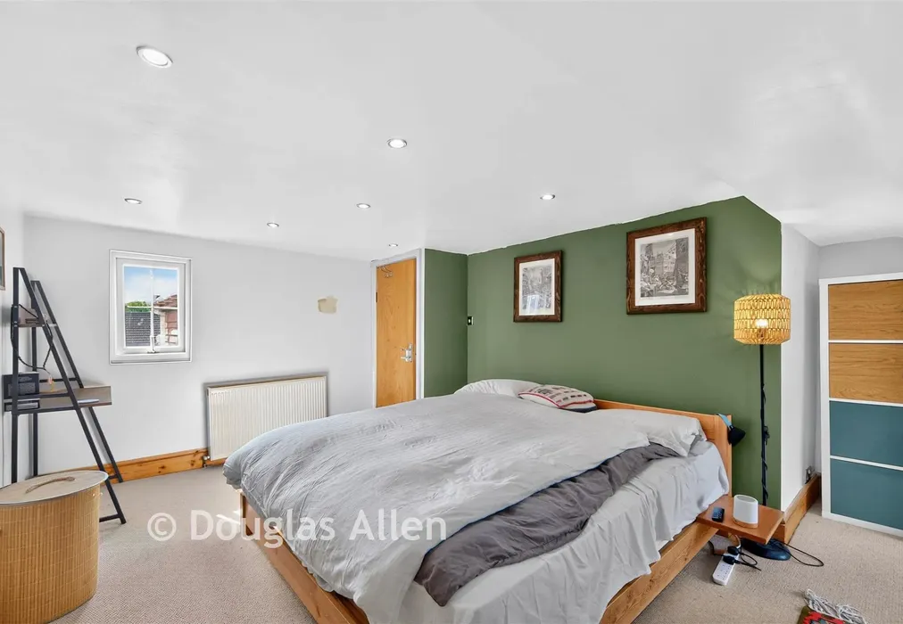 Bedroom - Glenthorne Road, Walthamstow - Wards of Kent