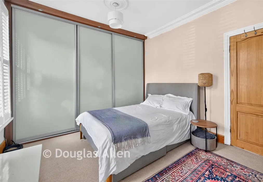 Bedroom - Glenthorne Road, Walthamstow - Wards of Kent