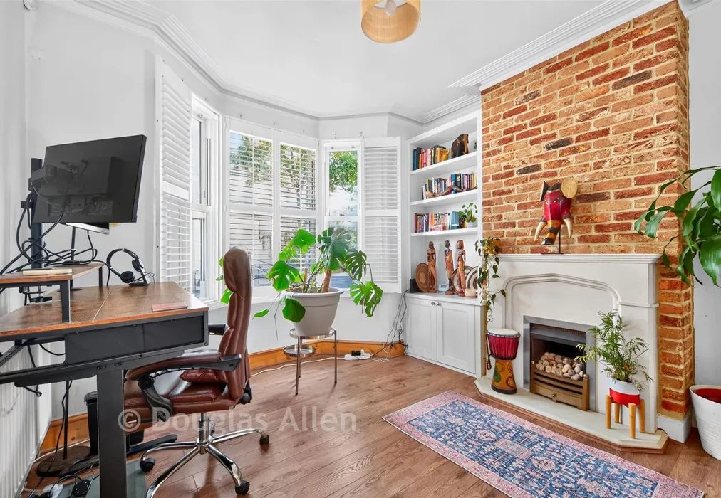 Lounge - Glenthorne Road, Walthamstow - Wards of Kent