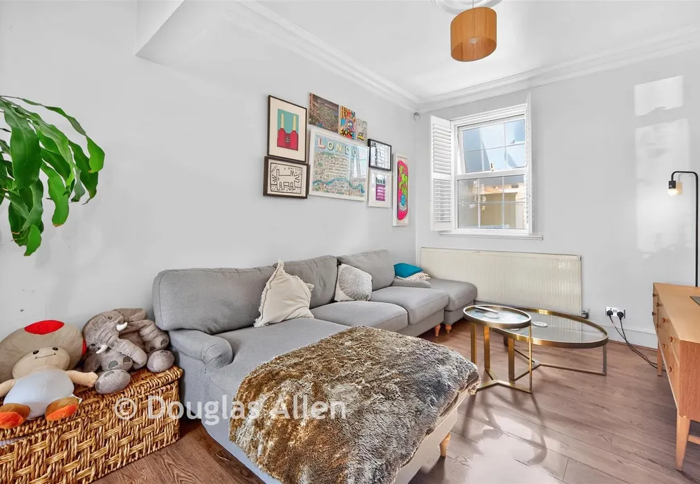 Lounge - Glenthorne Road, Walthamstow - Wards of Kent