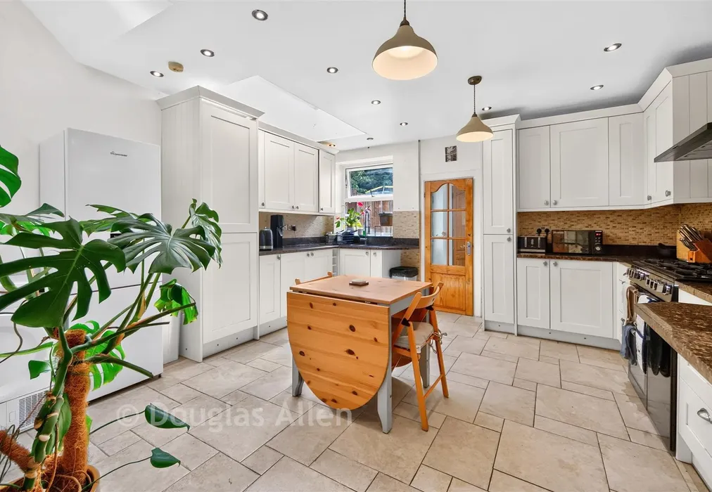 Kitchen - Glenthorne Road, Walthamstow - Wards of Kent