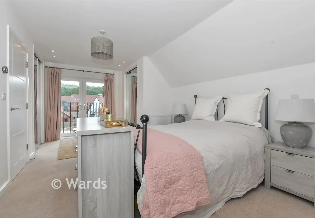Bedroom 1 - Woodland Rise, Chilmington Green, Kent - Wards of Kent