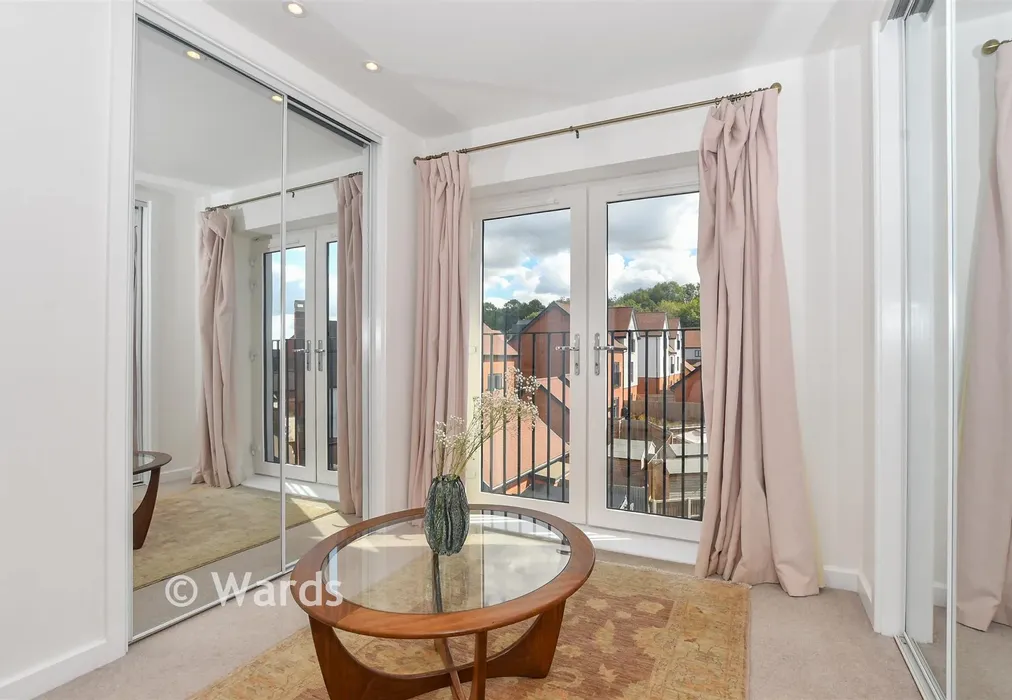 Bedroom 1 - Woodland Rise, Chilmington Green, Kent - Wards of Kent