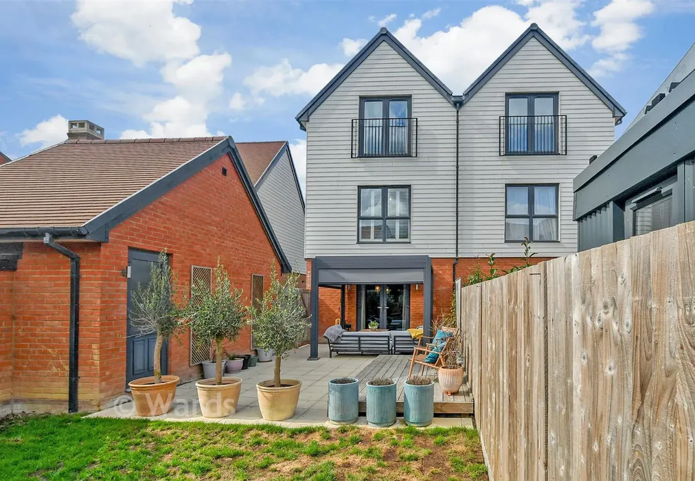 Rear Elevation - Woodland Rise, Chilmington Green, Kent - Wards of Kent