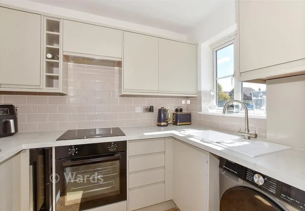 Kitchen - Willow Farm Way, Herne Bay, Kent - Wards of Kent