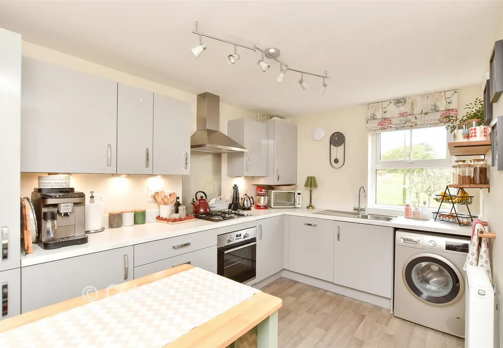 Kitchen/ Breakfast Room - Fig Tree Lane, Walberton, Arundel, West Sussex - Wards of Kent