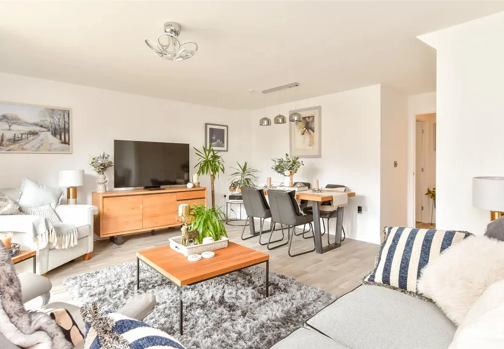 Lounge/ Diner - Fig Tree Lane, Walberton, Arundel, West Sussex - Wards of Kent