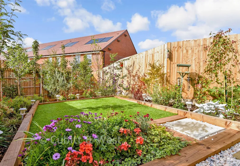Rear Garden - Fig Tree Lane, Walberton, Arundel, West Sussex - Wards of Kent