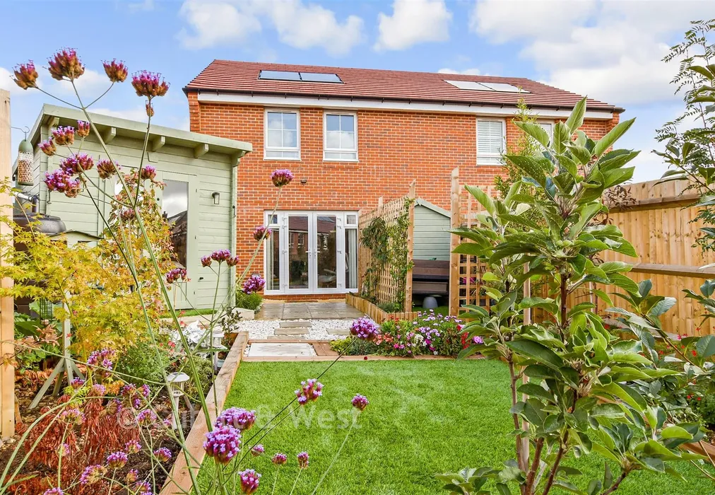 Rear Garden - Fig Tree Lane, Walberton, Arundel, West Sussex - Wards of Kent
