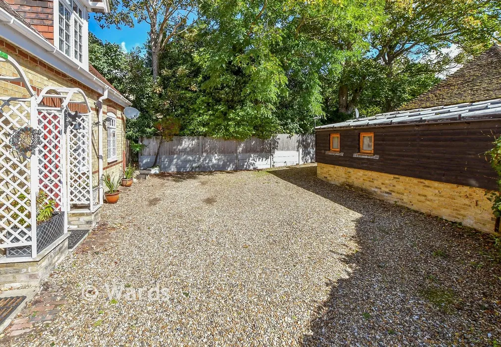 Driveway/Parking - Dilnot Lane, Acol, Kent - Wards of Kent