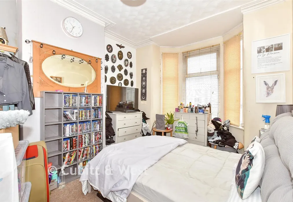 Lounge - Jubilee Road, Southsea, Hampshire - Wards of Kent