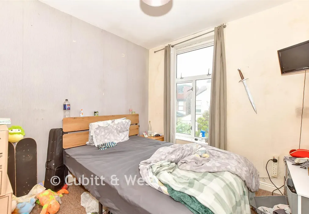 Bedroom 2 - Jubilee Road, Southsea, Hampshire - Wards of Kent