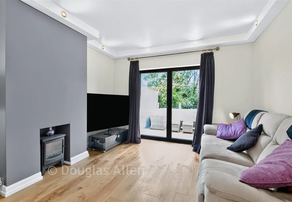 Lounge - Glamis Drive, Hornchurch, Essex - Wards of Kent
