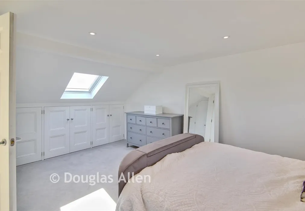 Bedroom 1 - Glamis Drive, Hornchurch, Essex - Wards of Kent