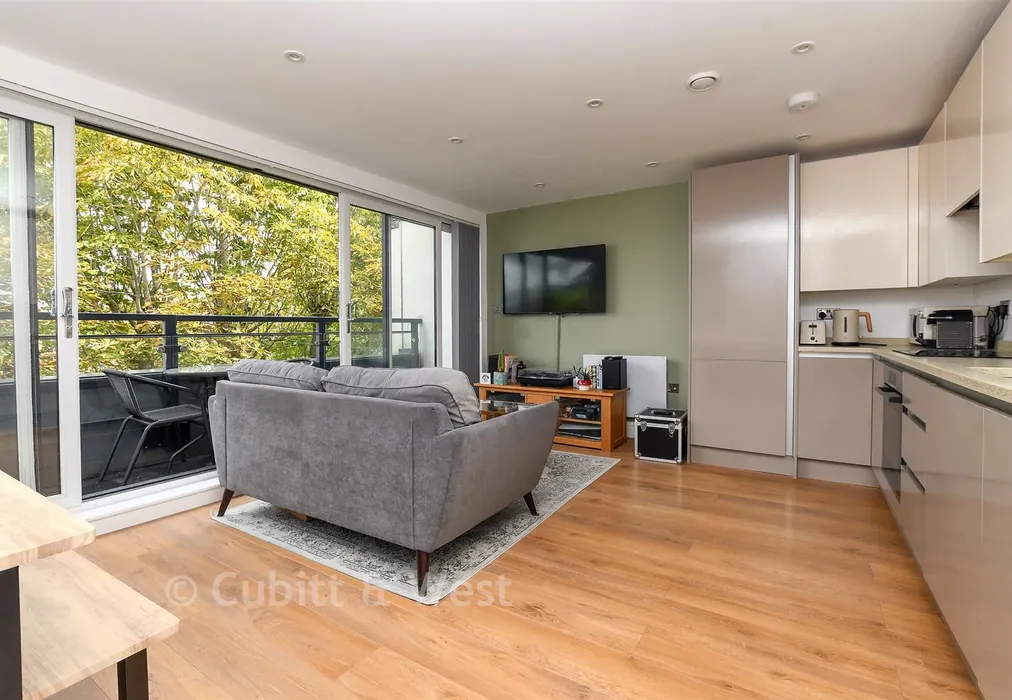 Lounge Kitchen/Diner - Victoria Road, Horley, Surrey - Wards of Kent
