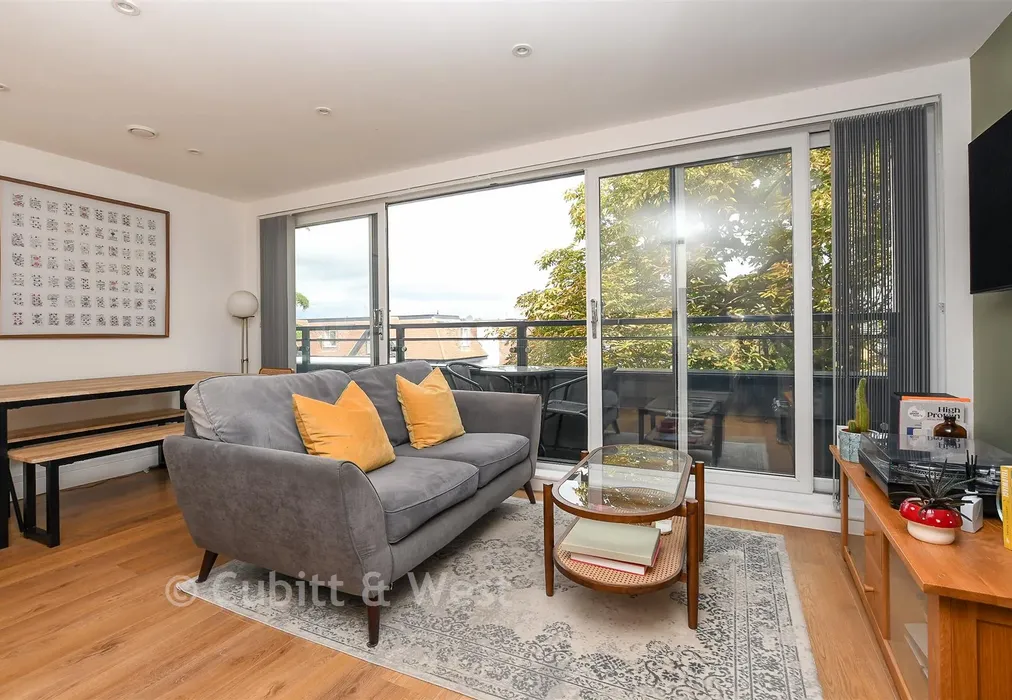 Lounge Kitchen/Diner - Victoria Road, Horley, Surrey - Wards of Kent