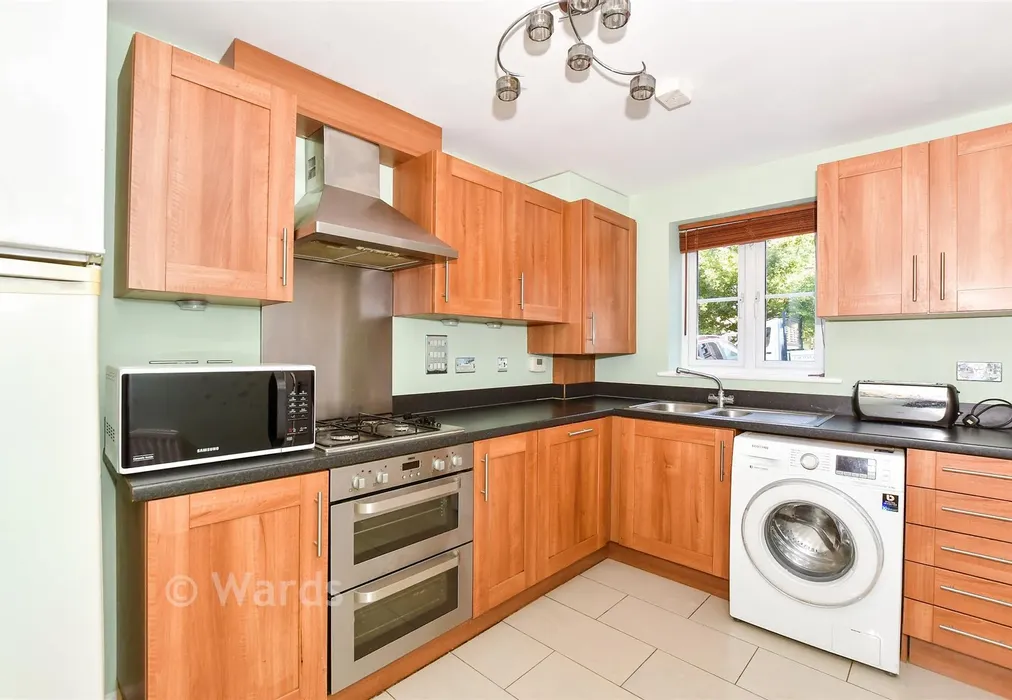 Kitchen - The Farrows, Maidstone, Kent - Wards of Kent