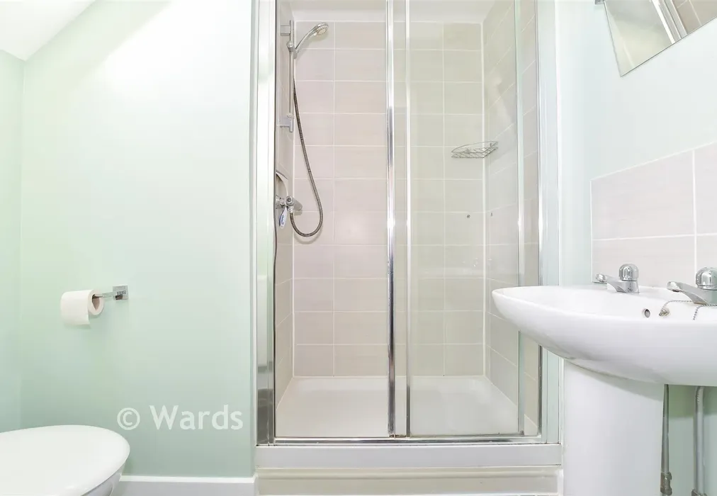 En-Suite Shower Room - The Farrows, Maidstone, Kent - Wards of Kent