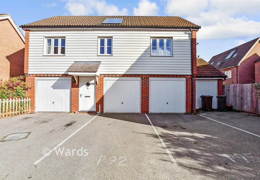 Garage - The Farrows, Maidstone, Kent - Wards of Kent
