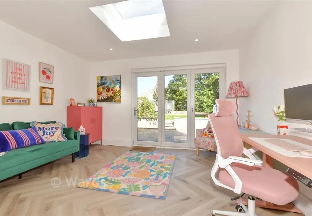 Office/ Family Area - Stour Road, Chartham, Canterbury, Kent - Wards of Kent