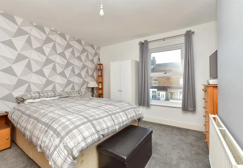 Bedroom 1 - Tonge Road, Sittingbourne, Kent - Wards of Kent