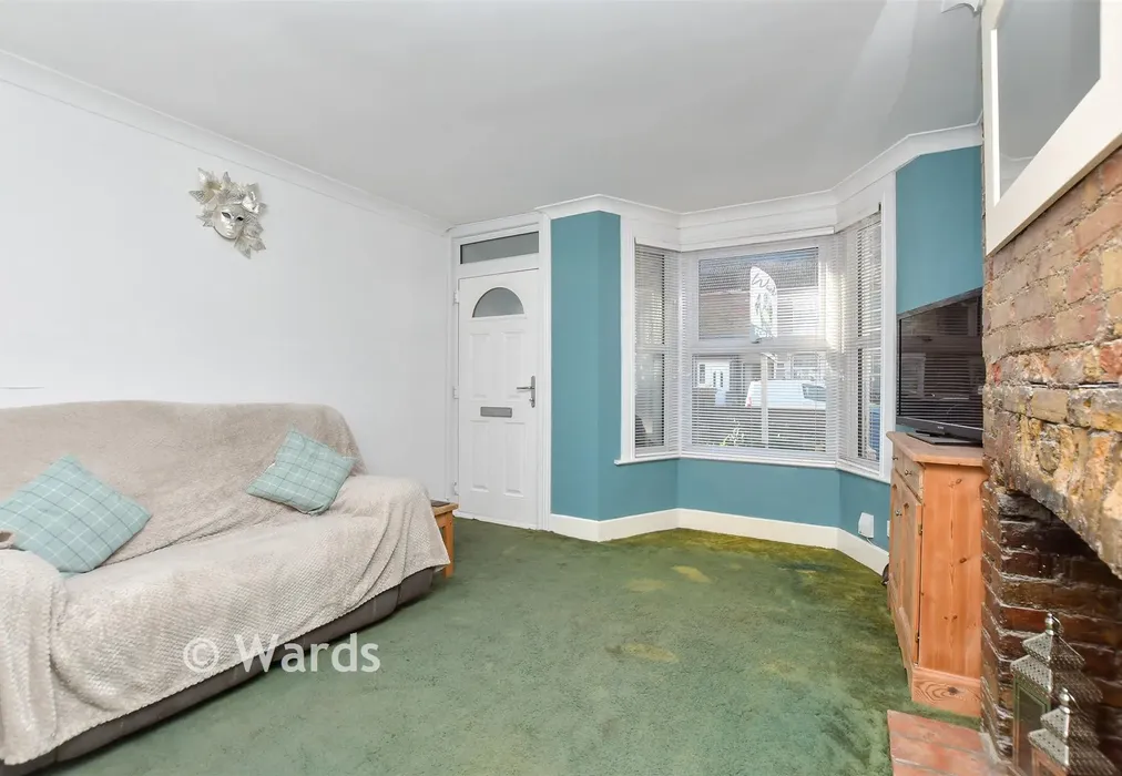 Lounge - Tonge Road, Sittingbourne, Kent - Wards of Kent