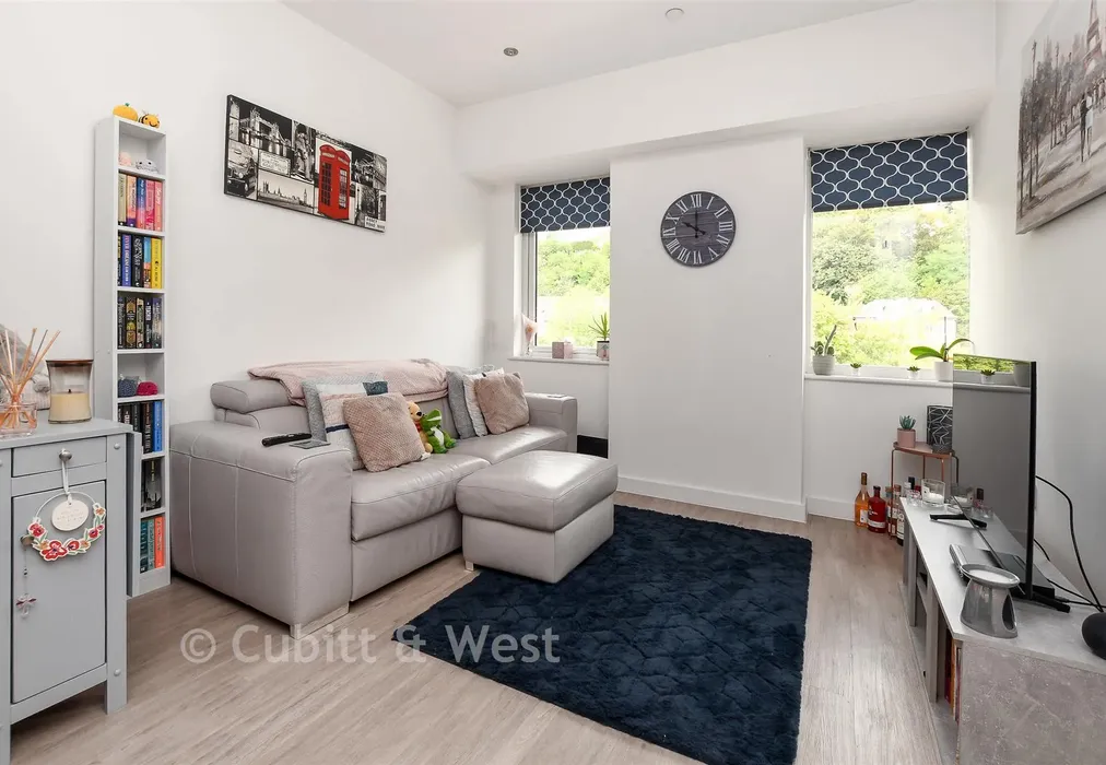 Lounge - Brighton Road, Redhill, Surrey - Wards of Kent