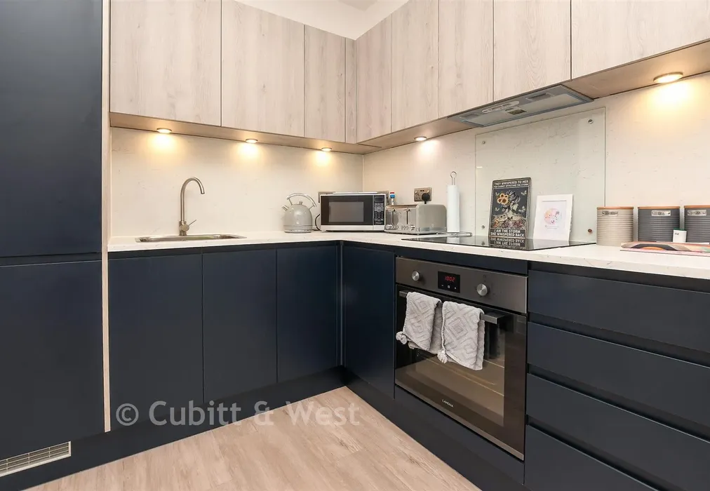 Kitchen - Brighton Road, Redhill, Surrey - Wards of Kent