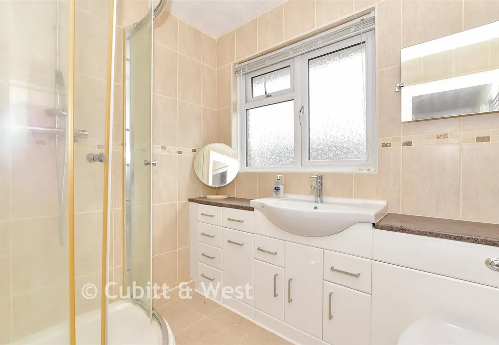 Internal Lifestyle Photograph - Meyrick Road, Havant, Hampshire - Wards of Kent